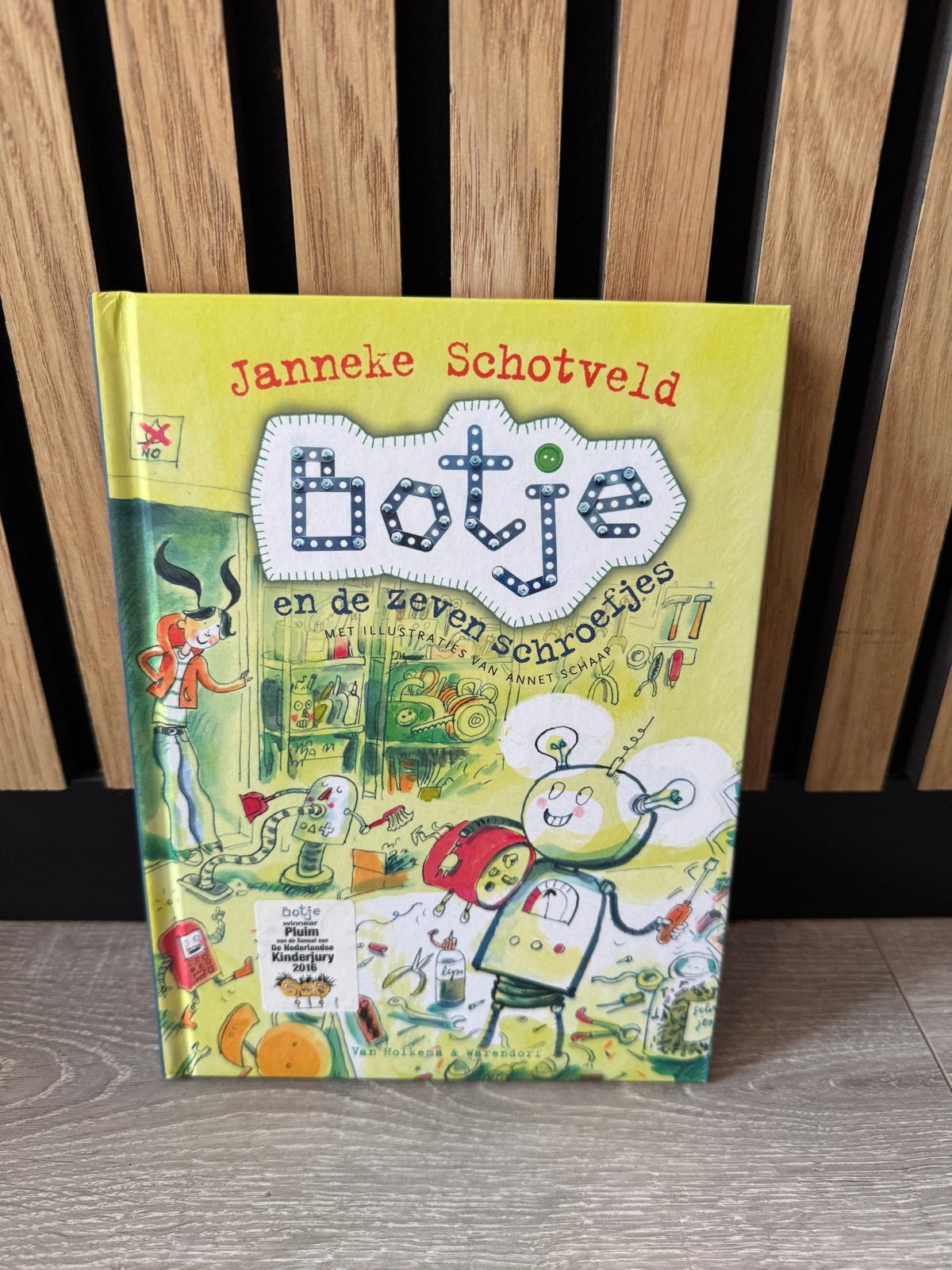 Botje en de zeven schroefjes - Janneke Schotveld, Boeken, Ophalen of Verzenden, Zo goed als nieuw, Fictie algemeen