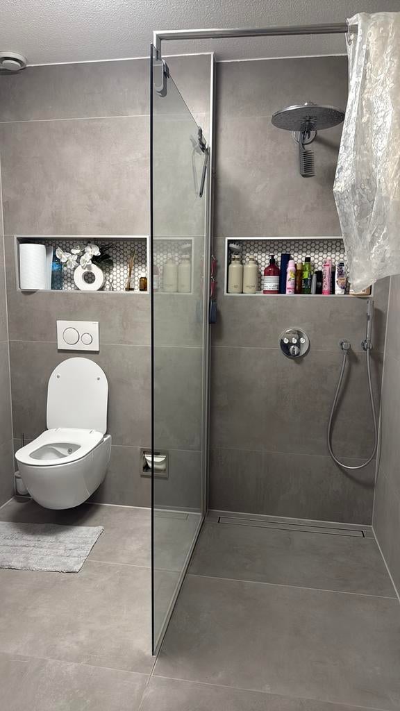 Douche wand inclusief stang, Ophalen, Zo goed als nieuw