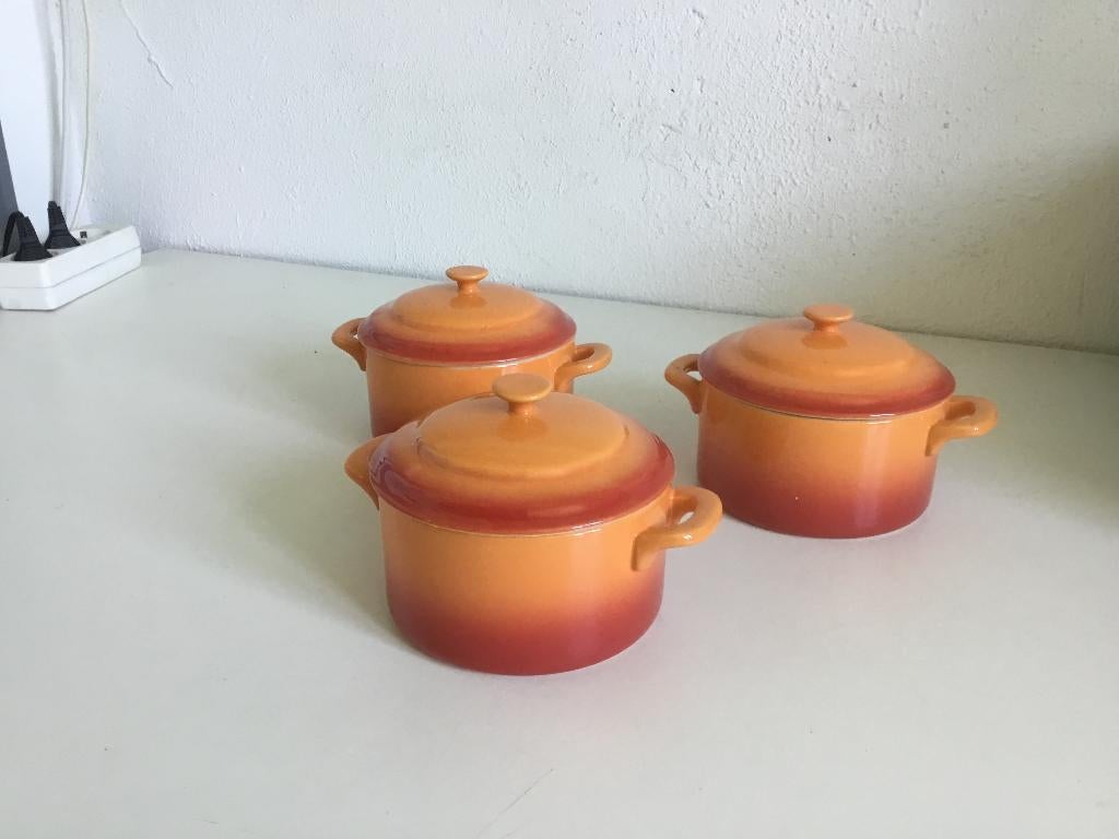 Drie oranje pannetjes, Huis en Inrichting, Ophalen of Verzenden, Nieuw, Overige materialen, Pot, Bus of Blik