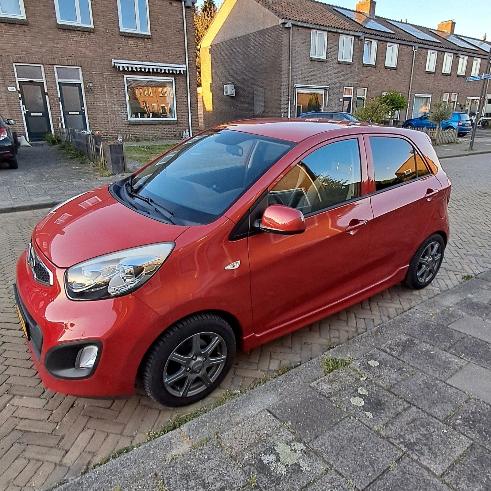 Kia Picanto 1.0 Cvvt 5-DRS 2014 trekhaak parkeersensoren, Auto's, Voorwielaandrijving, 400 kg, Origineel Nederlands, 24 km/l
