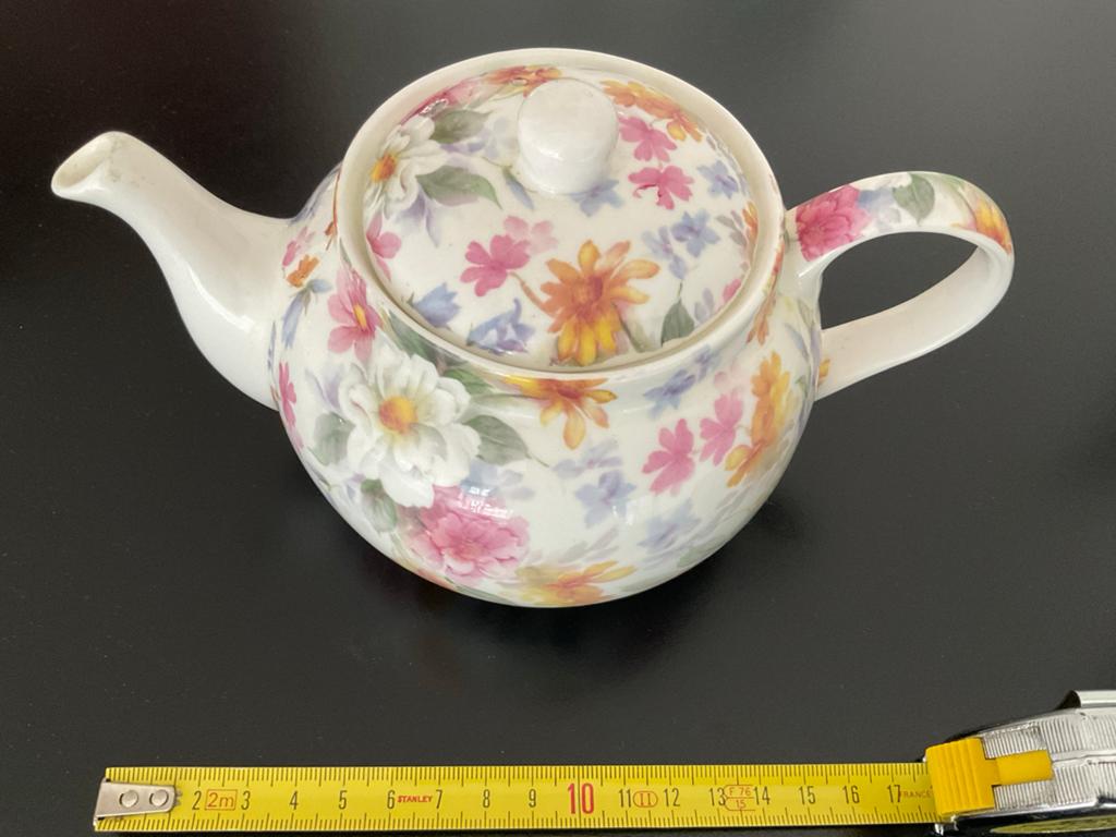 Theepot, bloemetjes motief, Huis en Inrichting, Keuken | Servies, Ophalen, Zo goed als nieuw, Overige stijlen, Overige typen
