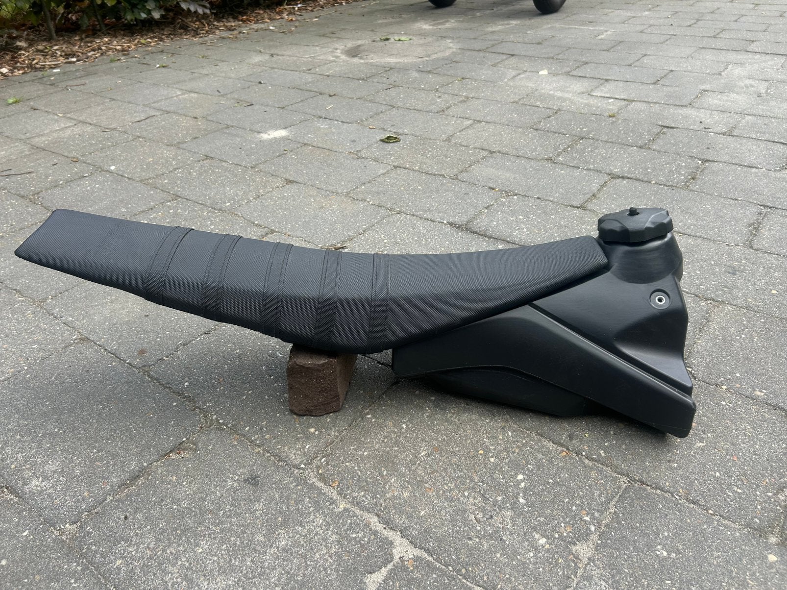 Nieuwe pitbike zaldel en tank, Ophalen, Zo goed als nieuw