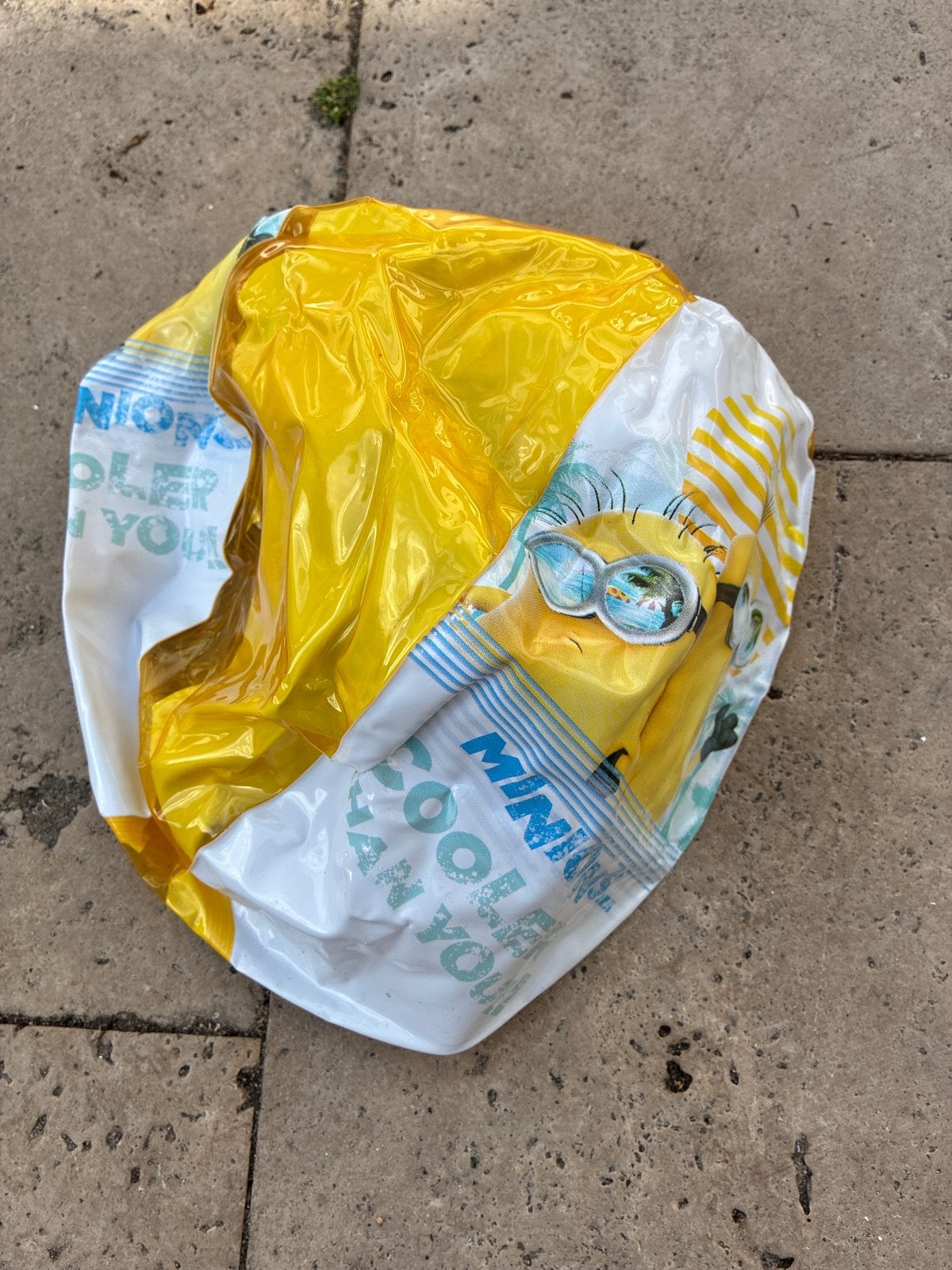 Opblaasbare Minions strandbal - gebruikt, Ophalen, Gebruikt
