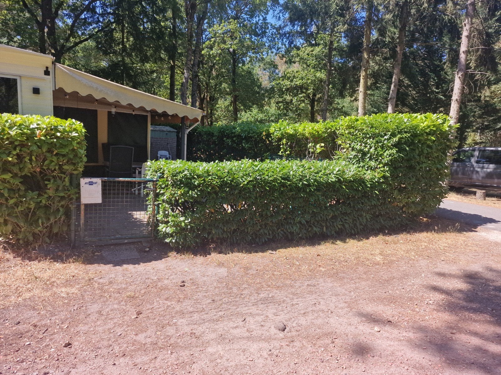 Mooie instapklare caravan op camping kikmolen