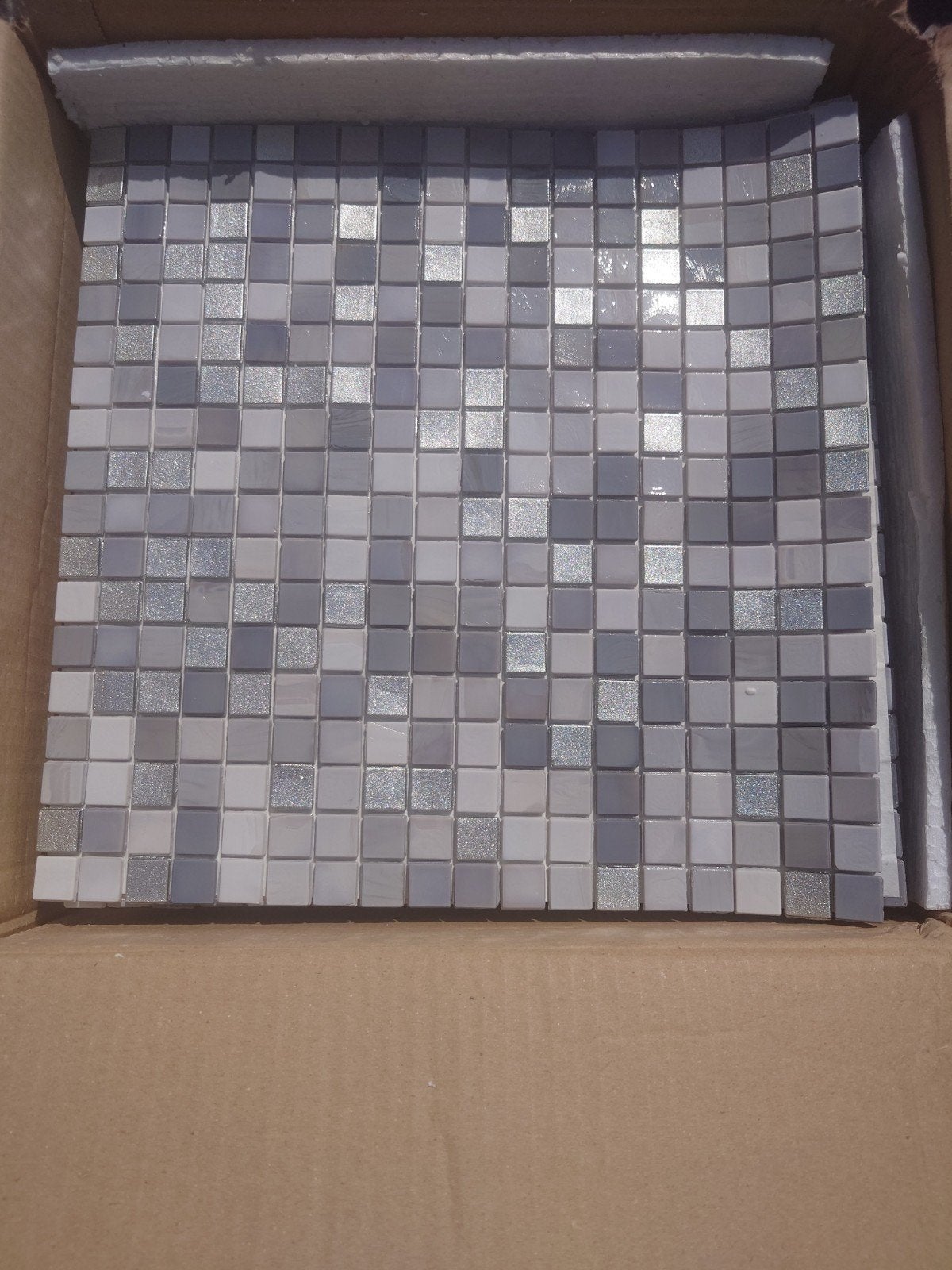 15 (=1,35 m2) Nieuwe Sicis Mozaïektegels Grijs-Wit (30x30cm), Ophalen
