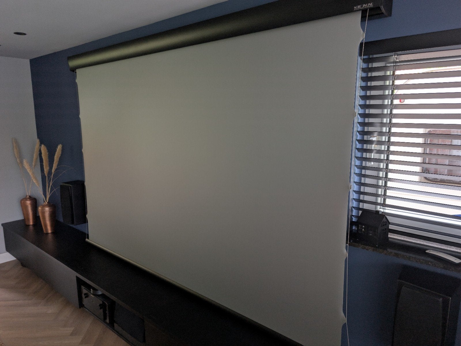 Screenline Wave Tensioned, 120 inch, Radiance 0.8, Ophalen, Zo goed als nieuw