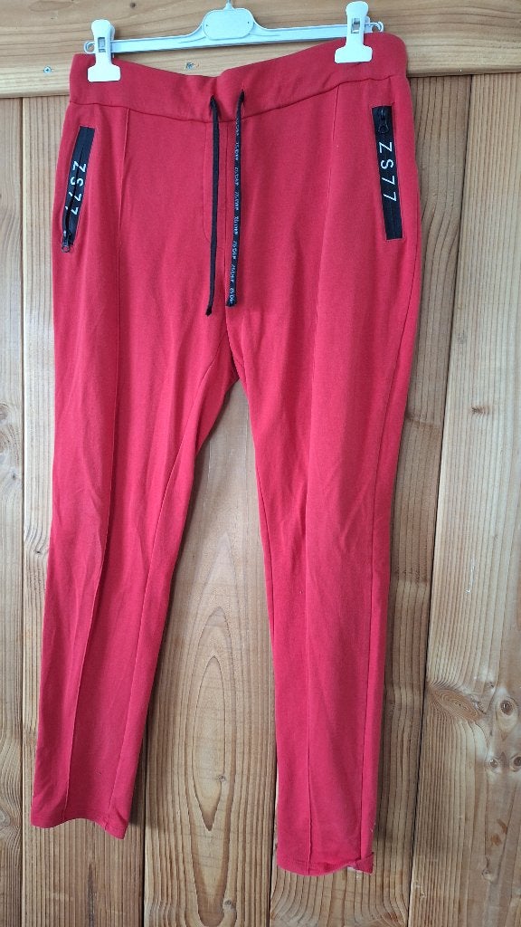 Zoso Jogging Hope Rood, Maat 38/40 (M), Ophalen of Verzenden, Lang, Gedragen