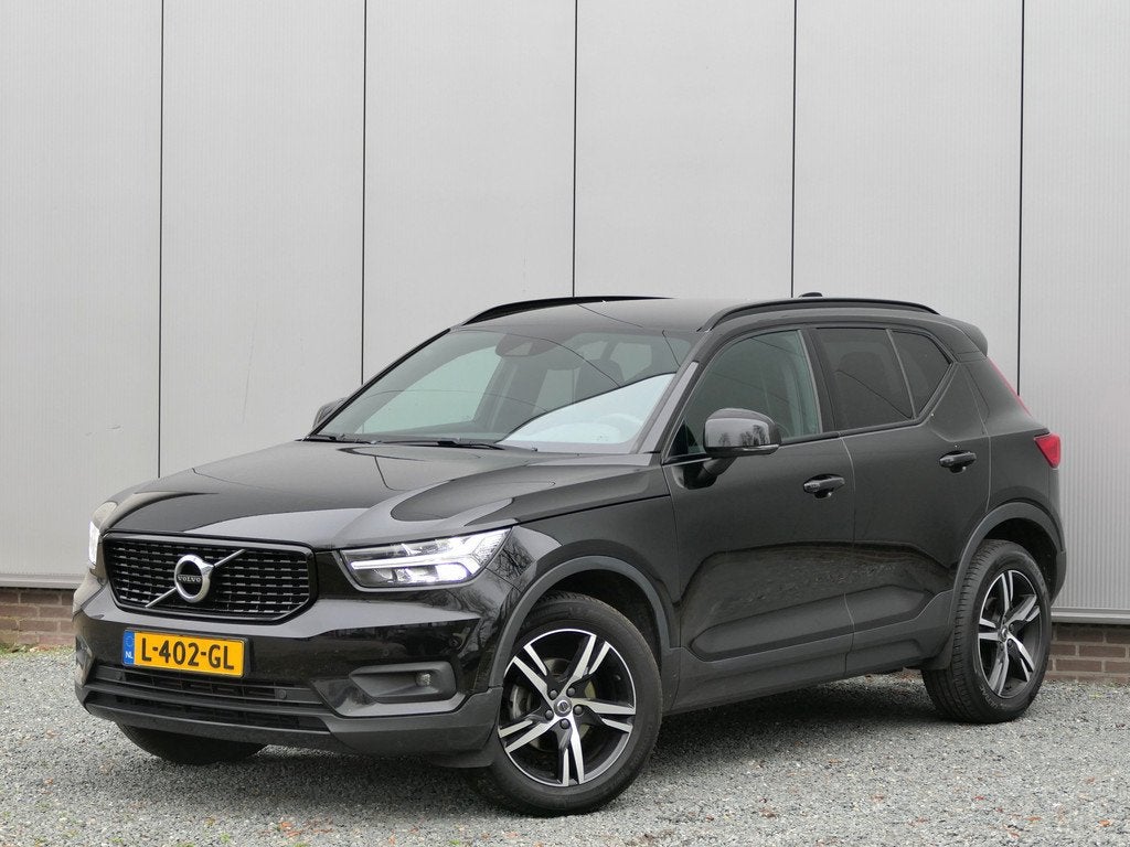 Volvo XC40 1.5 T2 AUT R-Design Camera / pilot assist / Stuur, Auto's, Gebruikt, Zwart, Origineel Nederlands, Bedrijf