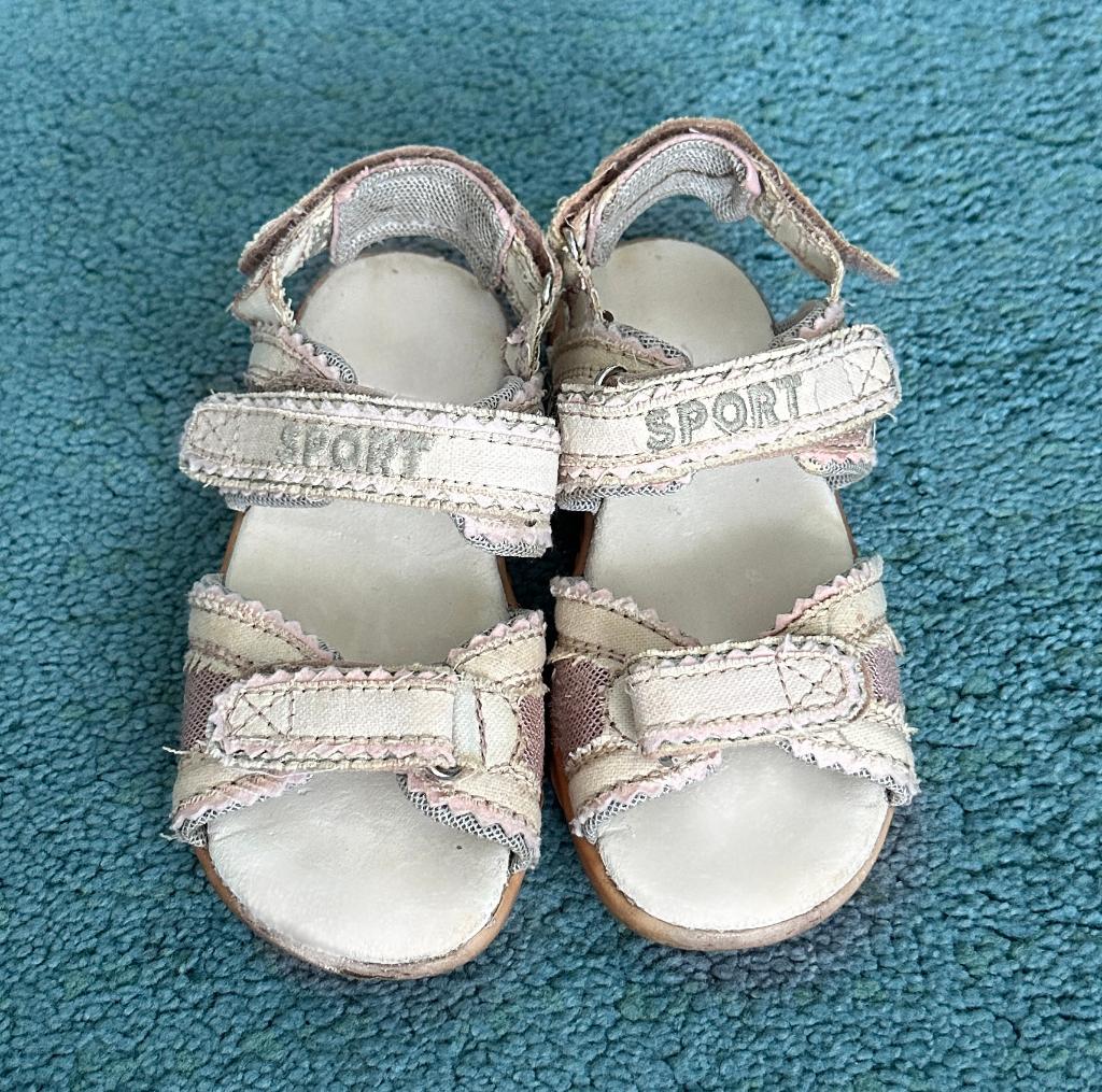 Rose zomer sandaaltjes sandalen schoenen Young shoes maat 26, Young Shoes, Meisje, Schoenen, Ophalen of Verzenden