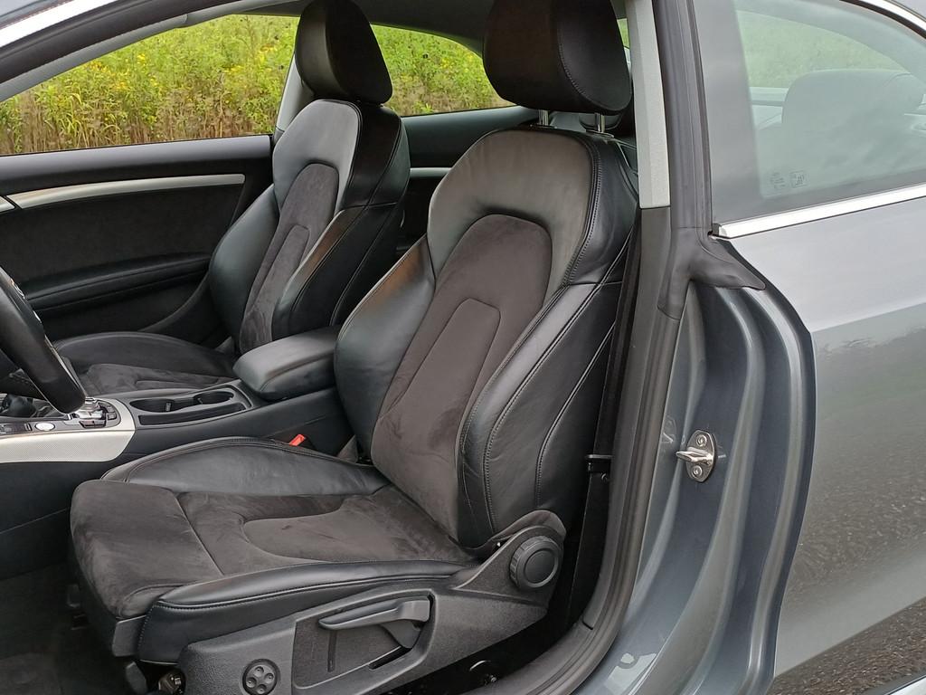 Audi A5 Coupé 1.8 TFSI Sport Edition /Nieuwstaat!/Dealer on, Voorwielaandrijving, Gebruikt, 4 cilinders, 4 stoelen