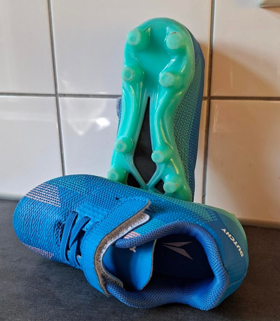 Voetbalschoenen, kind, maat 26, Sport en Fitness, Voetbal, Ophalen, Maat XS of kleiner, Schoenen, Zo goed als nieuw