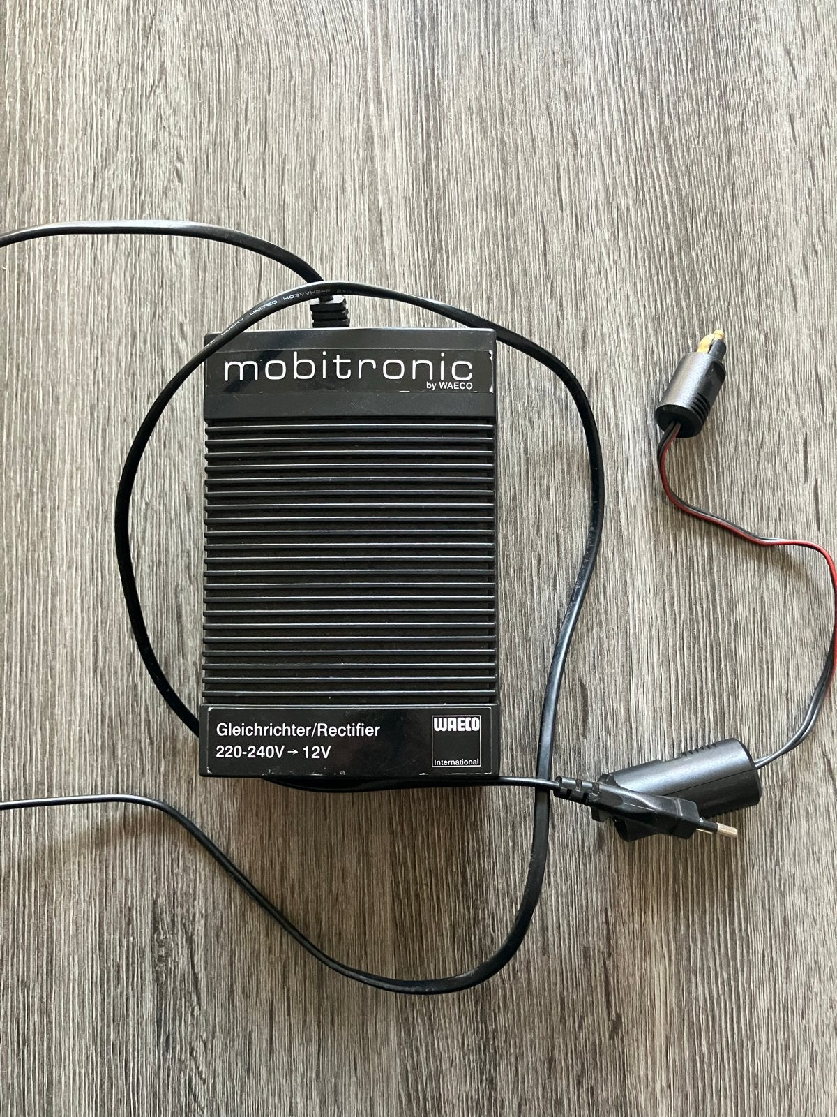 Mobitronic Waeco EPS-816U Omvormer 220-240V naar 12V, Ophalen, Zo goed als nieuw