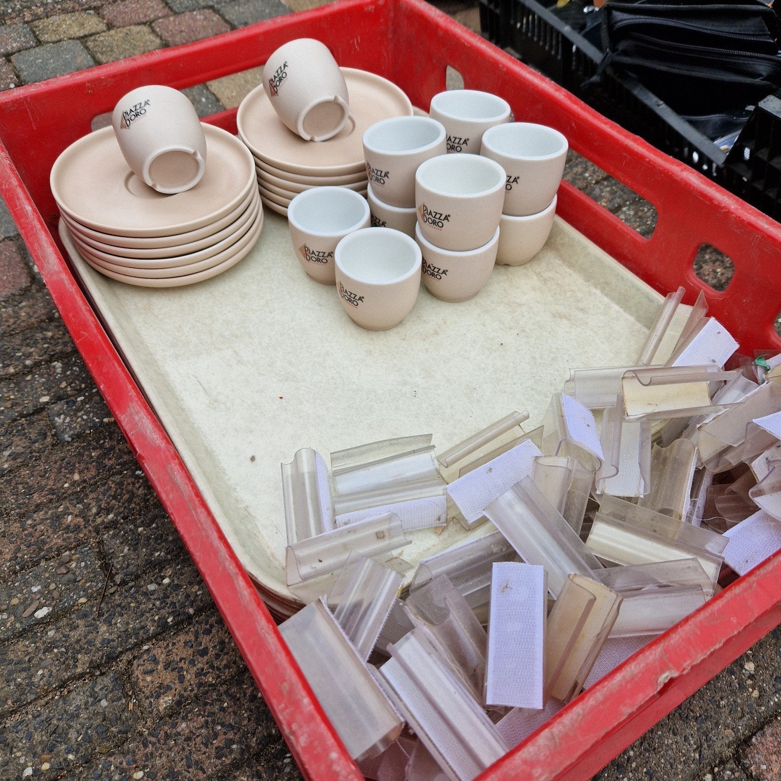 Dienbladen , servies, tafelrok klemmen , incl. Krat, Ophalen