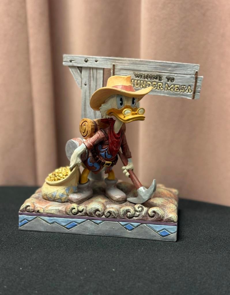Disney Traditions Scrooge McDuck ‘Welcome to Thunder Mesa’, Ophalen of Verzenden, Zo goed als nieuw, Hummel