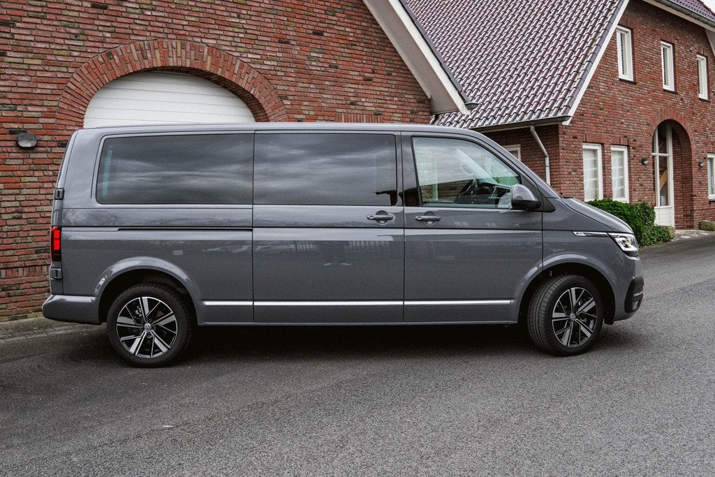 Volkswagen Transporter T6.1 CARAVELLE 204PK DSG L2H1 DC LED, Auto's, Stof, Gebruikt, 4 cilinders, Volkswagen