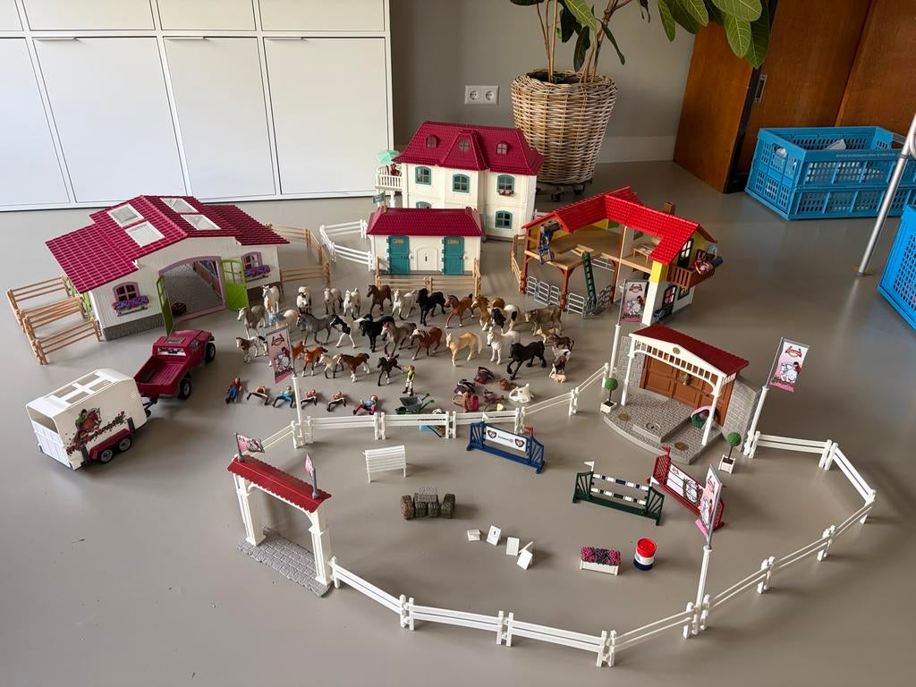 Grote Schleich Paardenstal Set met >30 paarden & Accessoires, Ophalen, Zo goed als nieuw, Jongen of Meisje