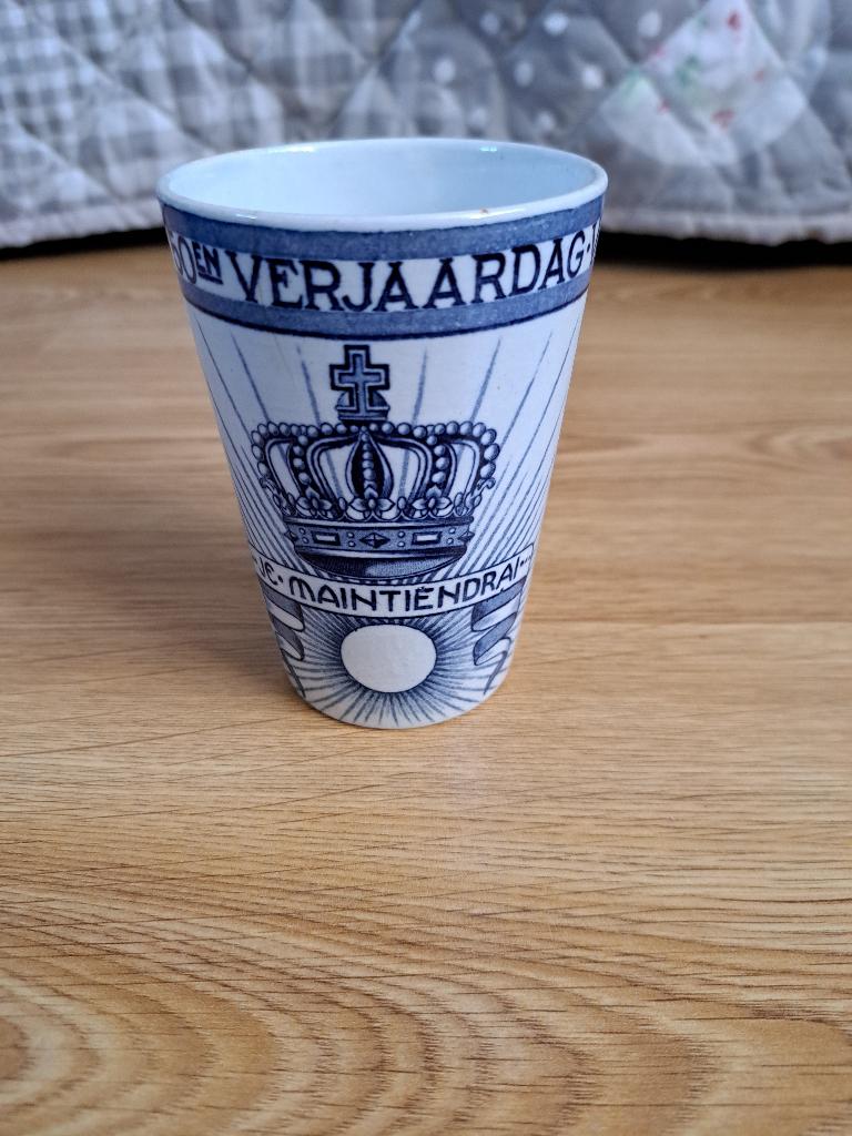 keramiek beker Wilhelmina 50 jaar, Ophalen, Gebruikt, Nederland, Servies