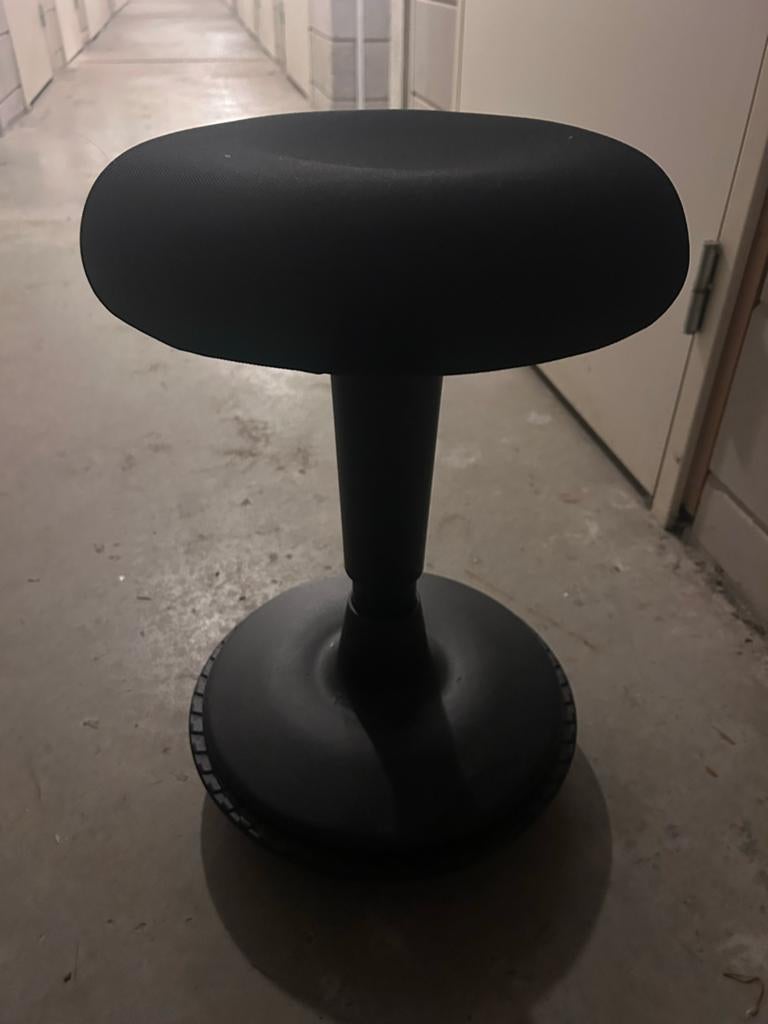 Wobblez ergonomische kruk - Zwart, Huis en Inrichting, Barkrukken, Ophalen, Zo goed als nieuw