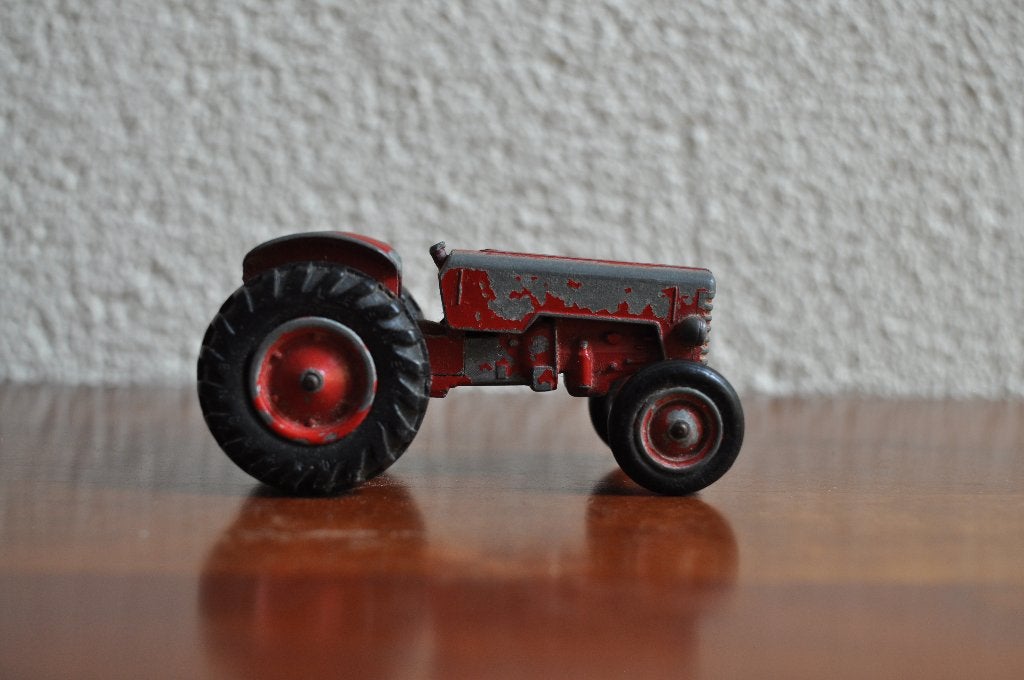 Matchbox K-4 McCormick International Tractor 1961-1966, Ophalen of Verzenden, Gebruikt, Tractor of Landbouw