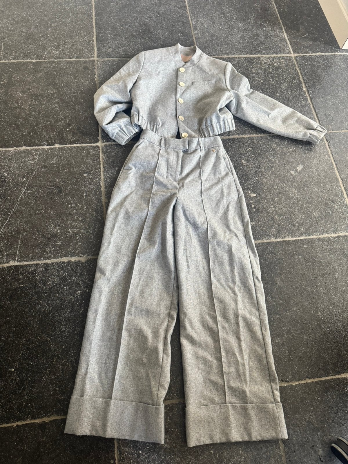 Josh V bomber jas en bijpassende broek maat L/ XL, Kleding | Dames, Kostuum of Pak, Verzenden, Maat 42/44 (L), Nieuw