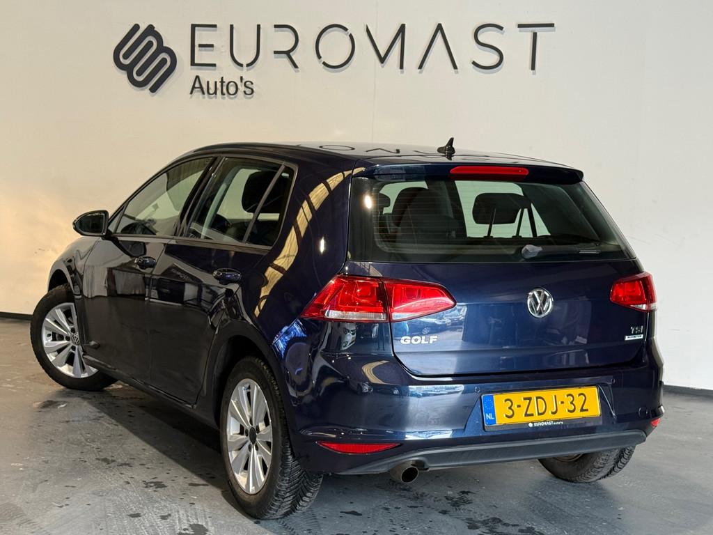 Volkswagen Golf Gereserveerd!, Auto's, Voorwielaandrijving, Euro 5, Stof, Gebruikt