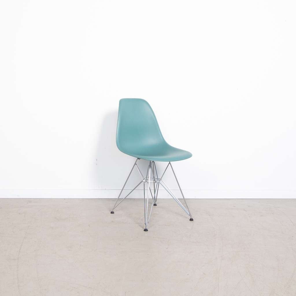 12x Vitra Eames DSR Stoel Lichtblauw Kunststof – Chroom, Niet ingevuld, Kunststof, Overige kleuren, Niet ingevuld
