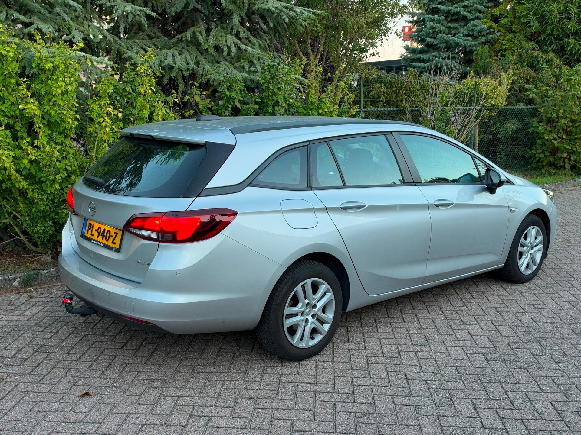 Opel Astra Sports Tourer 1.0 Online Edition APK 05-2027 Airc, Auto's, Voorwielaandrijving, Parkeersensor, Stof, Gebruikt