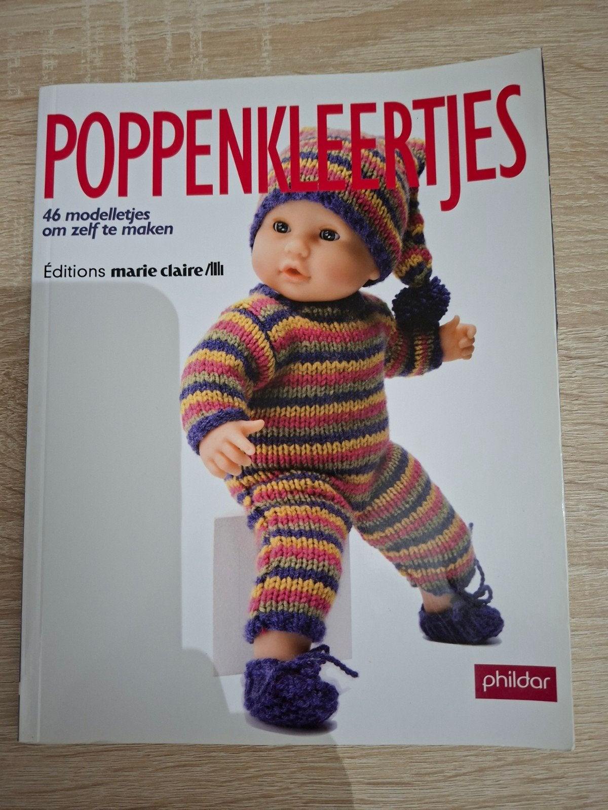 Breiboek Poppenkleertjes - 46 modellen om zelf te maken, Hobby en Vrije tijd, Breien en Haken, Zo goed als nieuw, Ophalen of Verzenden