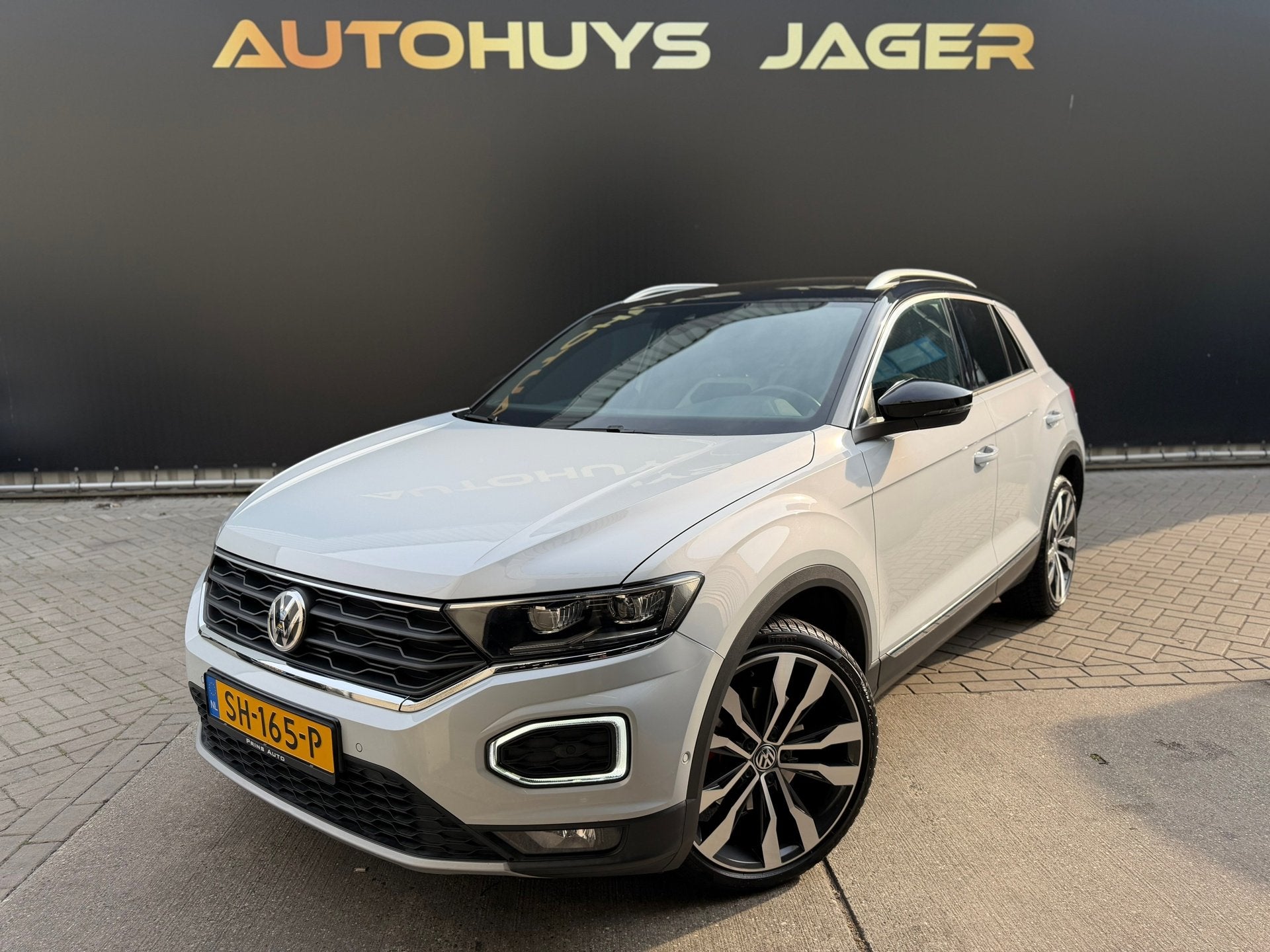 Volkswagen T-Roc 2.0 TSI 4Motion Sport Carplay Camera Acc La, Auto's, Automaat, Dealer onderhouden, Gebruikt, 1984 cc