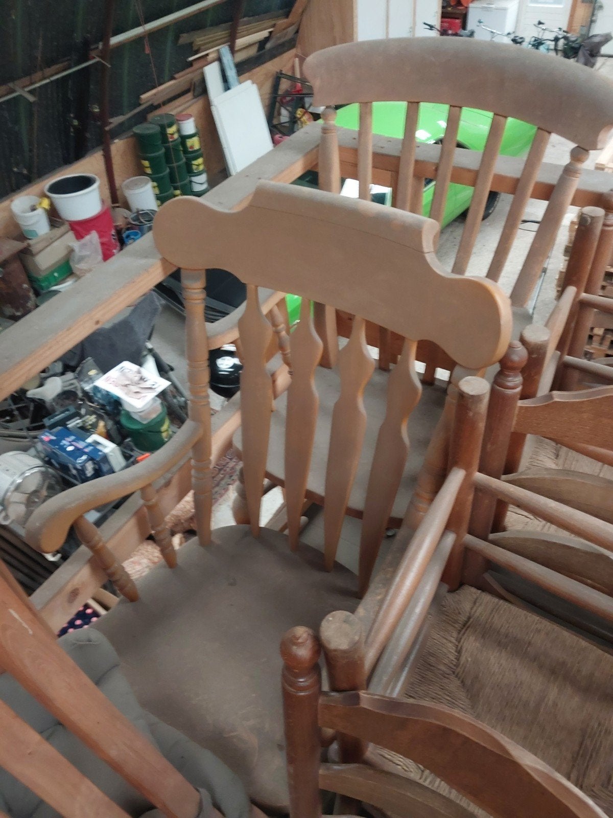 2 houten schommelstoelen in prima staat, Huis en Inrichting, Ophalen, Zo goed als nieuw, Hout, Twee