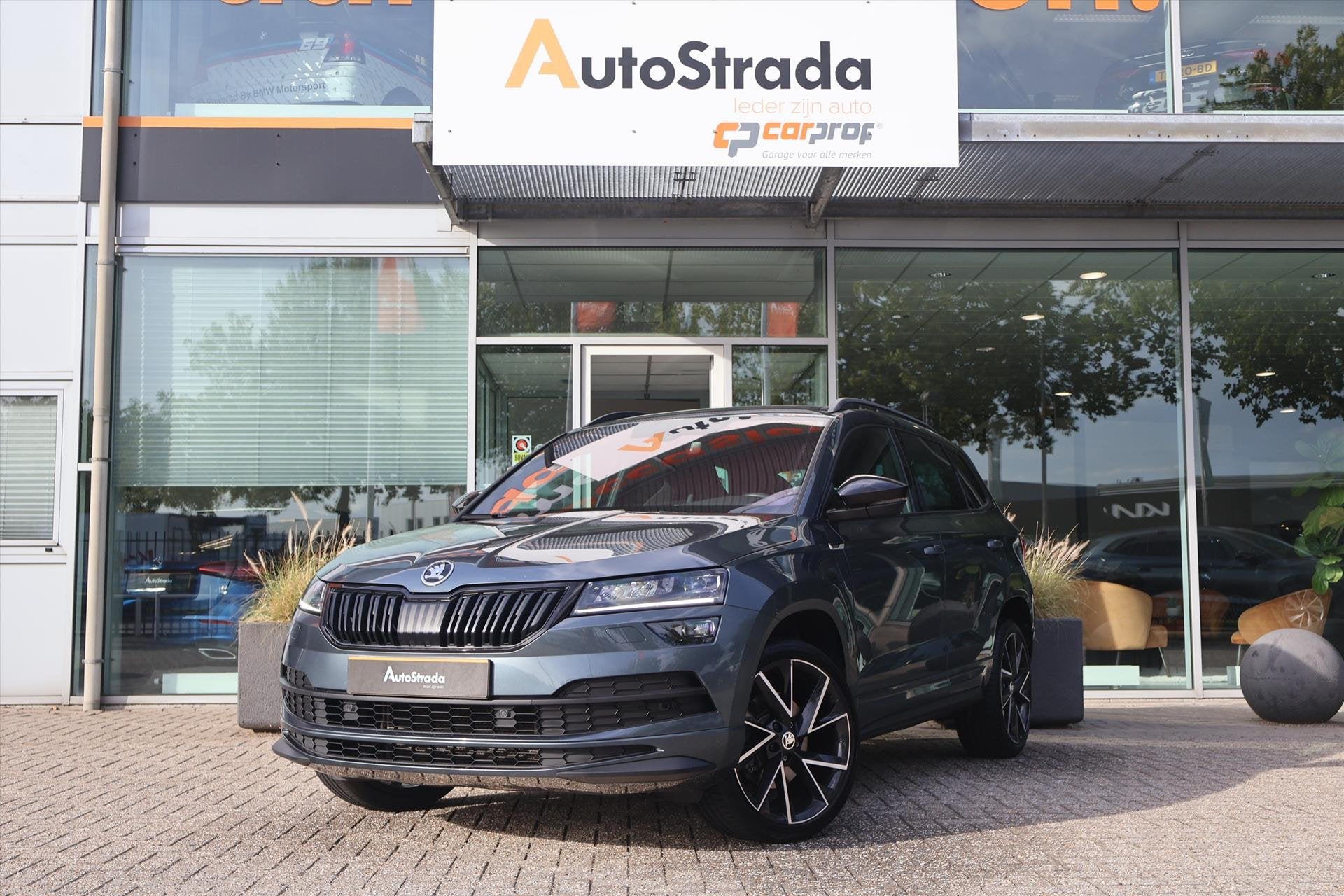 Skoda Karoq 1.5 SportLine TSI ACT 150pk | Virtual | ACC | Ca, Auto's, Dealer onderhouden, 4 cilinders, Bedrijf, 690 kg