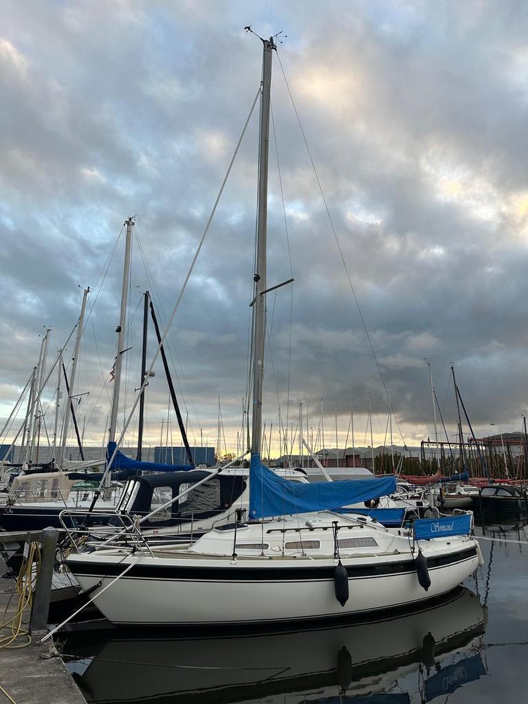 Hurley 800 bouwnummer 357 Vaarklaar, Watersport en Boten, Kajuitzeilboten en Zeiljachten, Ophalen, Gebruikt, Diesel, Tourjacht of Cruiser