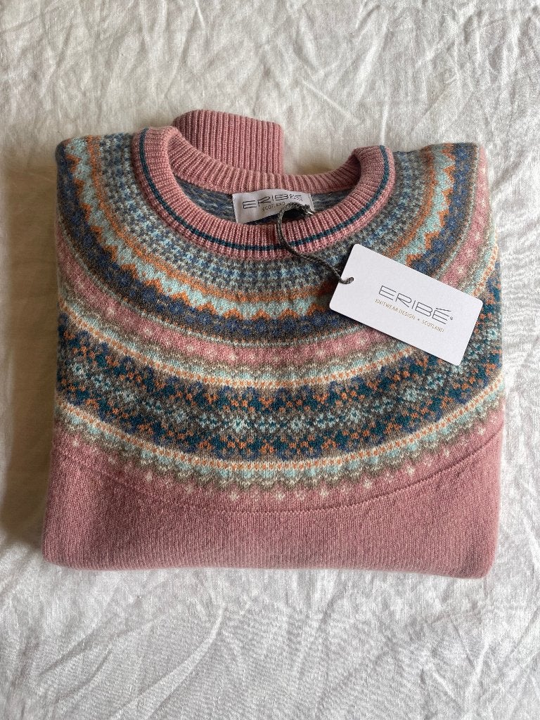 NIEUW Eribé Alpine Breeze fair isle trui vintage pink XS/L, Kleding | Dames, Truien en Vesten, Maat 38/40 (M), Verzenden, Nieuw