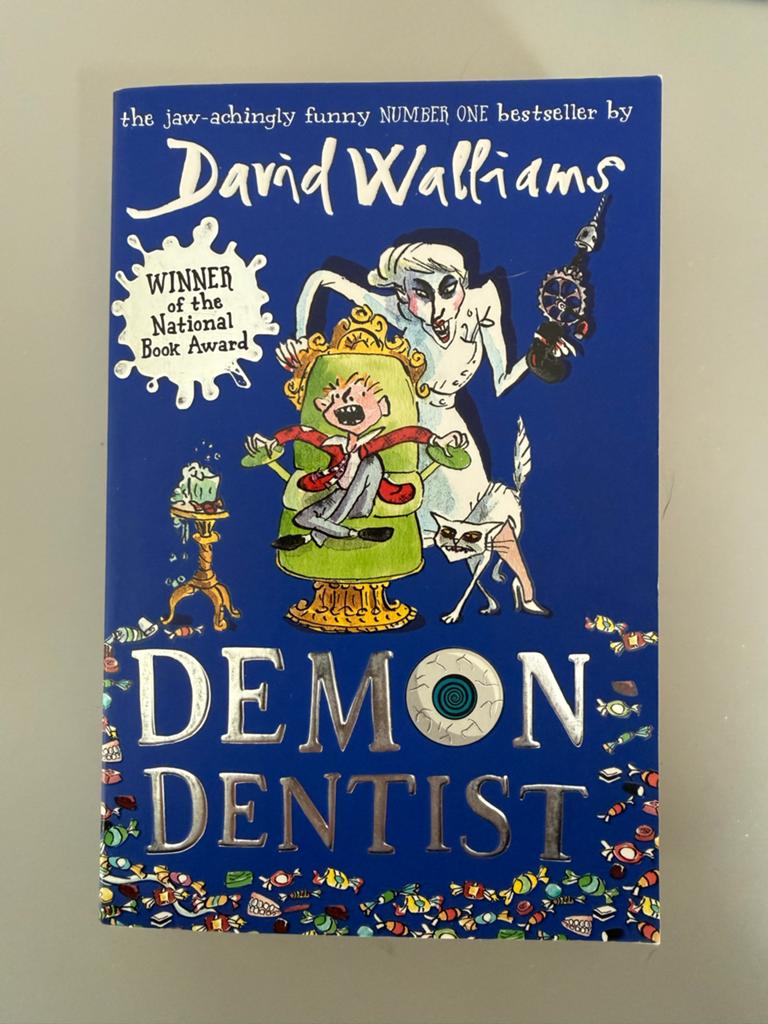 Demon Dentist - David Walliams, Boeken, Kinderboeken | Jeugd | 10 tot 12 jaar, Ophalen of Verzenden, Gelezen, Fictie