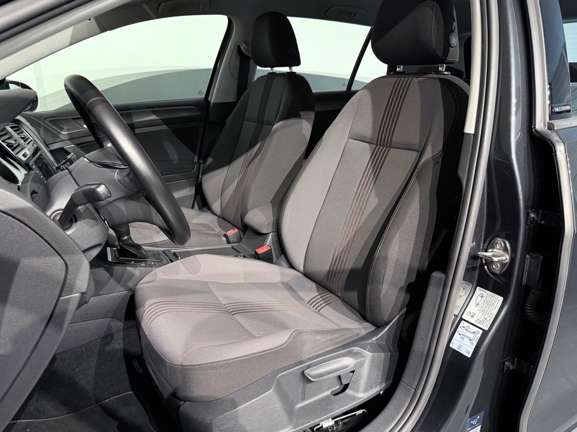 Volkswagen Golf 1.4 TSI DSG Connected Series Allstar /Clima/, Auto's, Dealer onderhouden, Gebruikt, Euro 6, 4 cilinders
