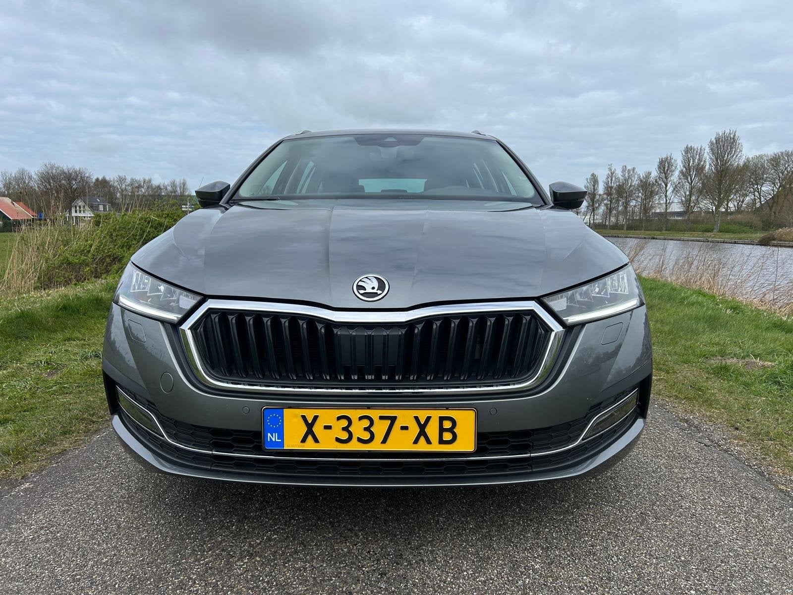 Skoda Octavia Combi 1.0 TSI Business Edition Plus Elec. Trek, Auto's, Voorwielaandrijving, Gebruikt, Euro 6, Origineel Nederlands