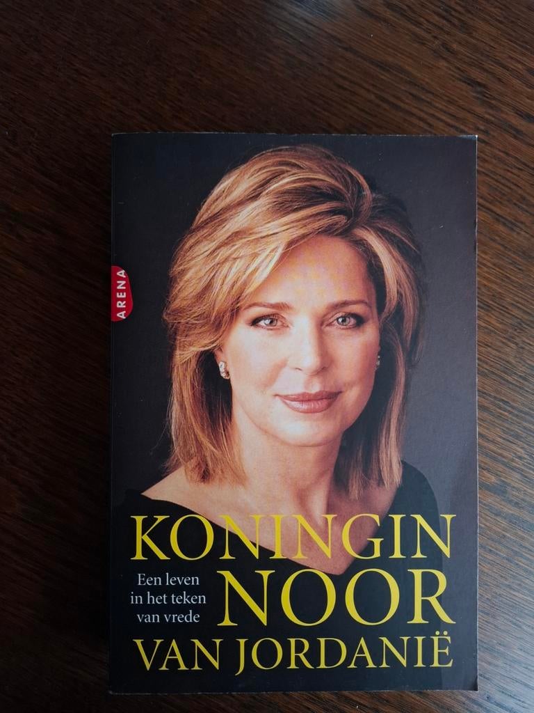 Koningin Noor van Jordanië, Boeken, Ophalen of Verzenden, Gelezen, Koningin Noor van Jordanië, Politiek
