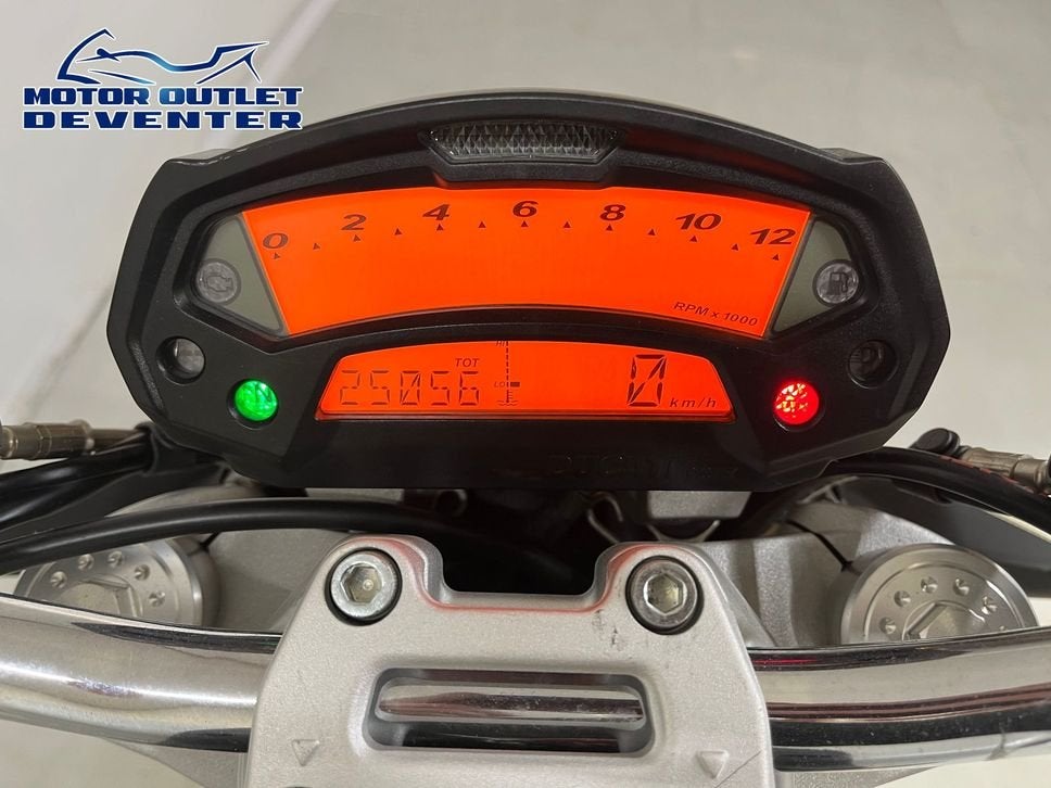 Prachtige DUCATI MONSTER 696 MONSTER696 M696 M 696 (bj 2008), DUCATI, 2 cilinders, Motorrijbewijs A, Bedrijf