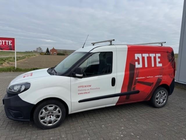 Fiat Doblo Cargo GB 1.6 MJ 105pk L2h1 Maxi 2019, Auto's, Bestelauto's, Voorwielaandrijving, Stof, Zwart, 4 cilinders
