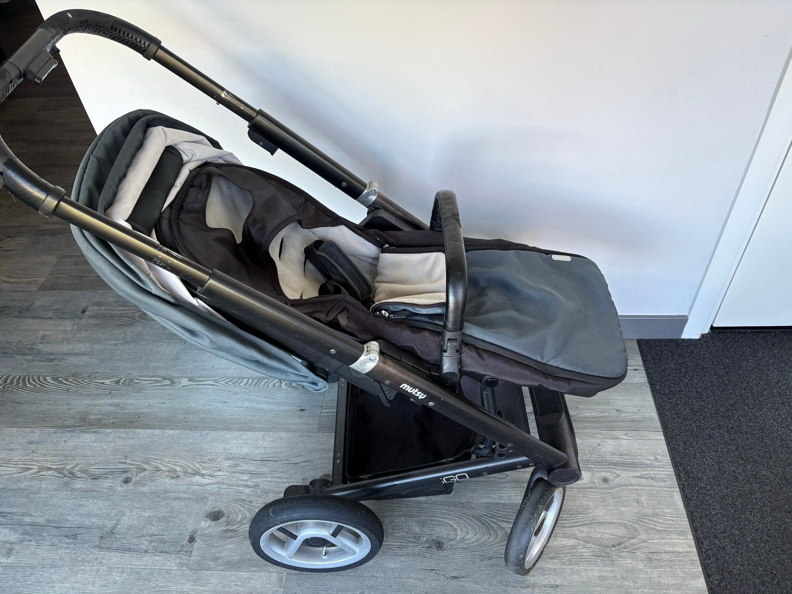 Mutsy Igo kinderwagen met regenhoes
