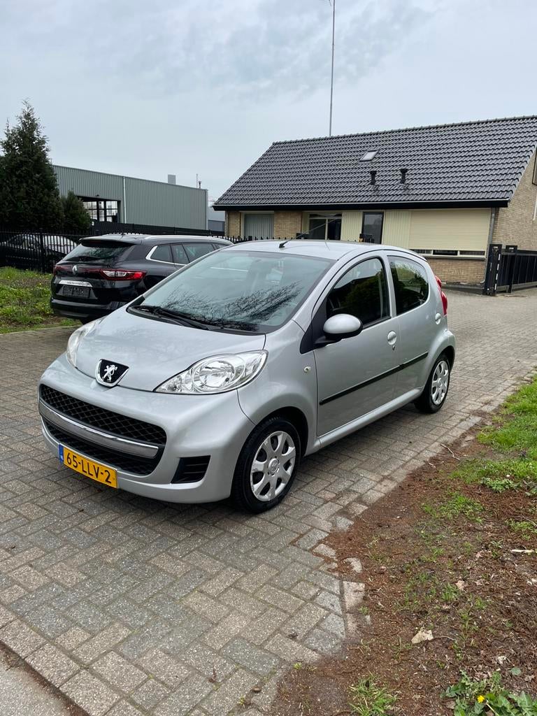 Peugeot 107 1.0 12V 5DR 2009 Grijs | AIRCO | NW APK | NETJES, Auto's, Voorwielaandrijving, Stof, 4 stoelen, 68 pk