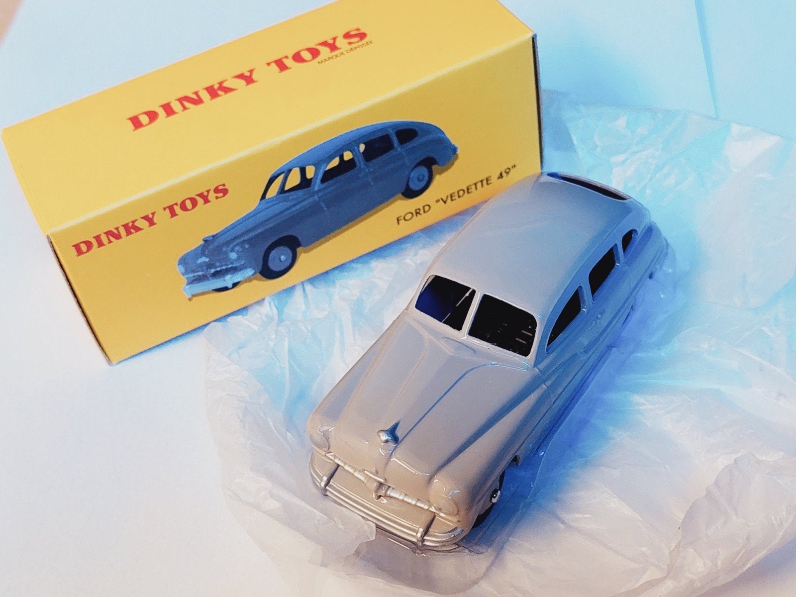 Dinky Toys Atlas 24Q Ford Vedette - Speciale Grijze Editie, Ophalen of Verzenden, Nieuw, Auto