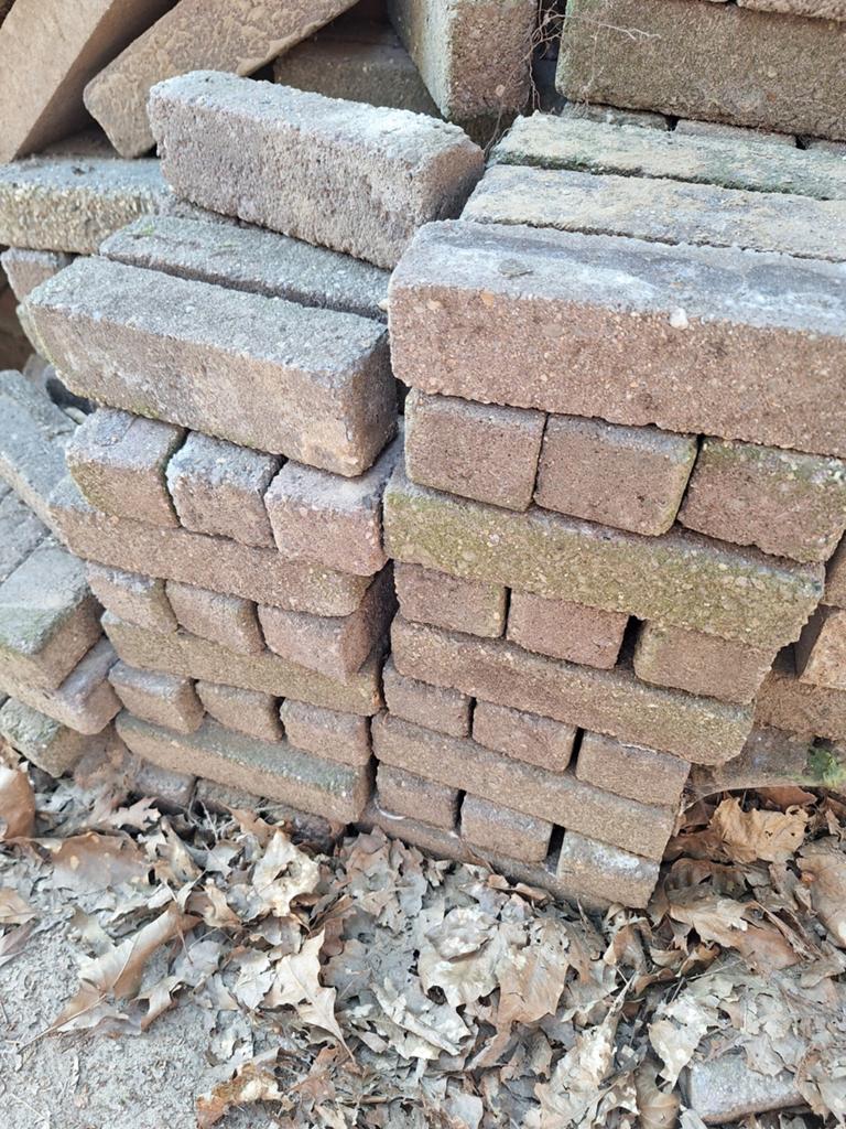 Gratis af te halen ca.145 klinkers 20x6 cm, Tuin en Terras, Tegels en Klinkers, Ophalen, Gebruikt, Klinkers, Minder dan 5 m²