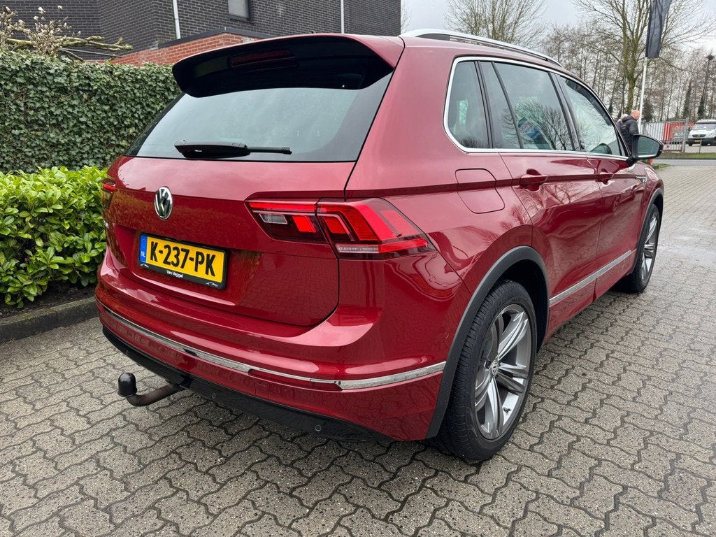 Volkswagen Tiguan 1.4 TSI R Line panorama, virtual cockpit,, Stof, 4 cilinders, 150 pk, SUV of Terreinwagen
