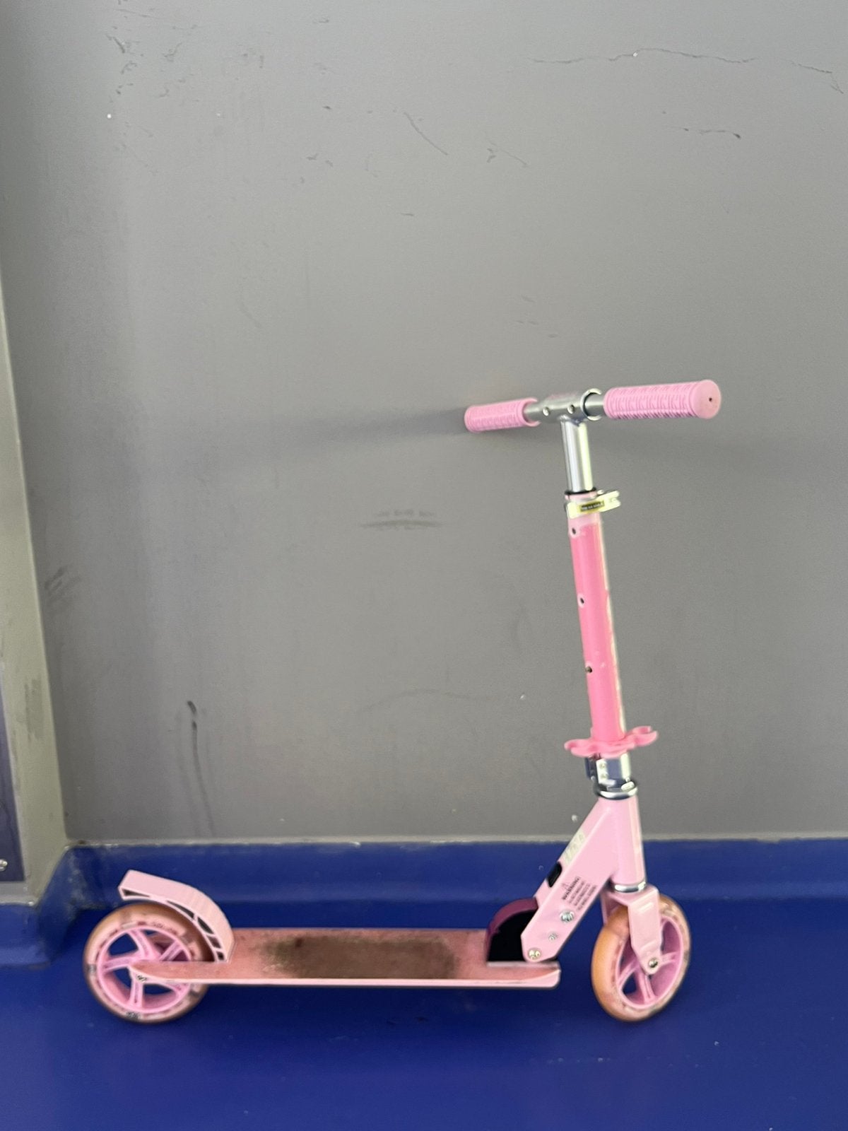 Suotu kinderstep roze met lichtgevende wieltjes, Ophalen, Gebruikt, Gewone step