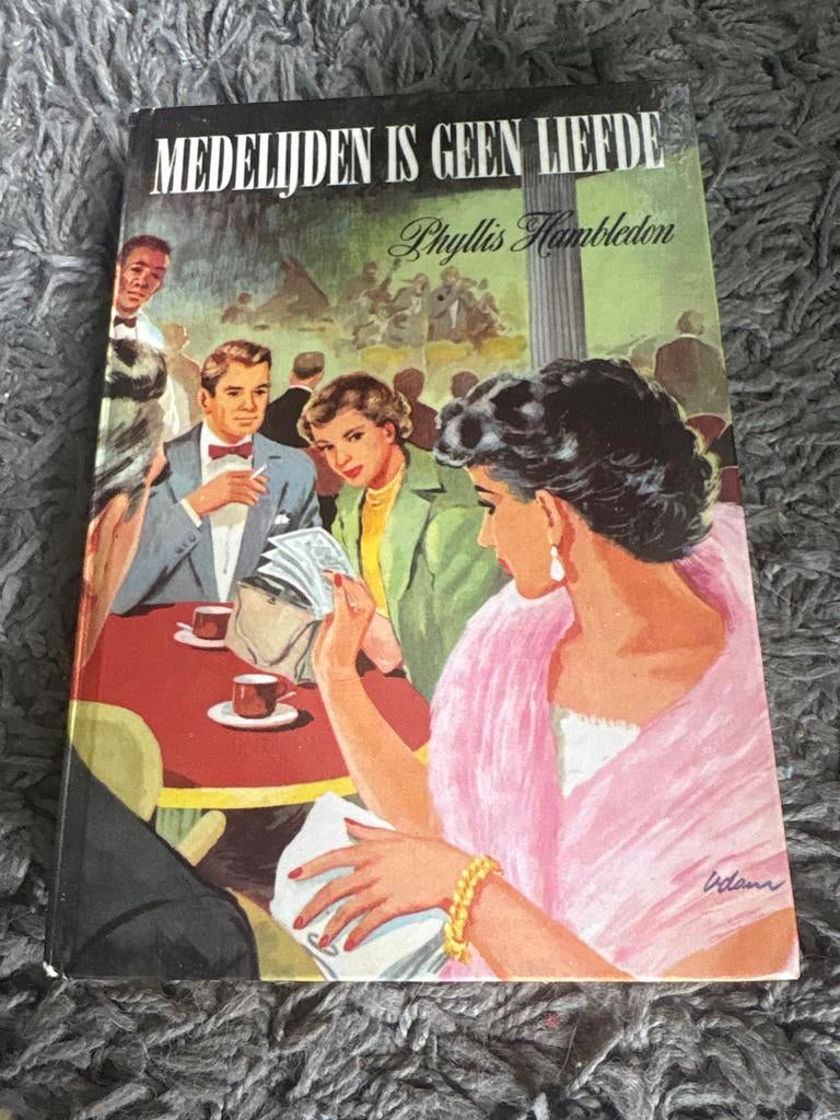 Boek: Medelijden is geen liefde - Phyllis Hambleton, Ophalen of Verzenden, Gelezen, Nederland