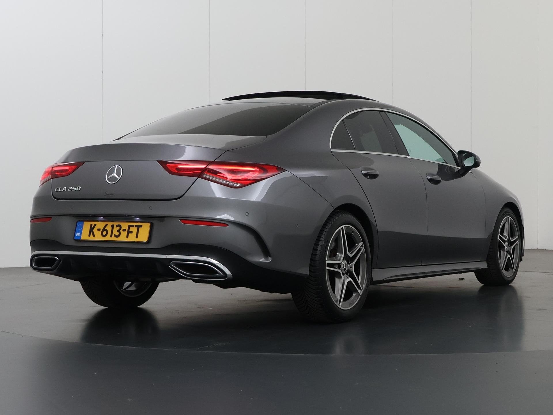 Mercedes-Benz CLA-klasse 250 Premium | AMG | Panoramadak | S, Auto's, Gebruikt, 4 cilinders, Verwarmde buitenspiegels, Leder en Stof