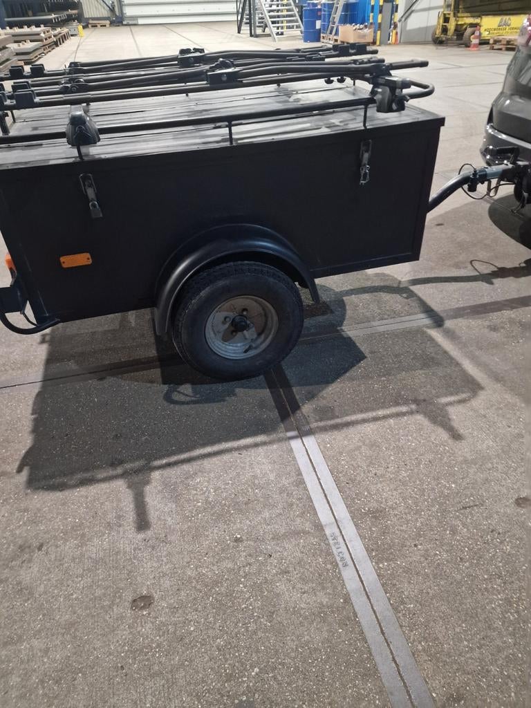 Compacte aanhanger met imperiaal, Ophalen, Gebruikt