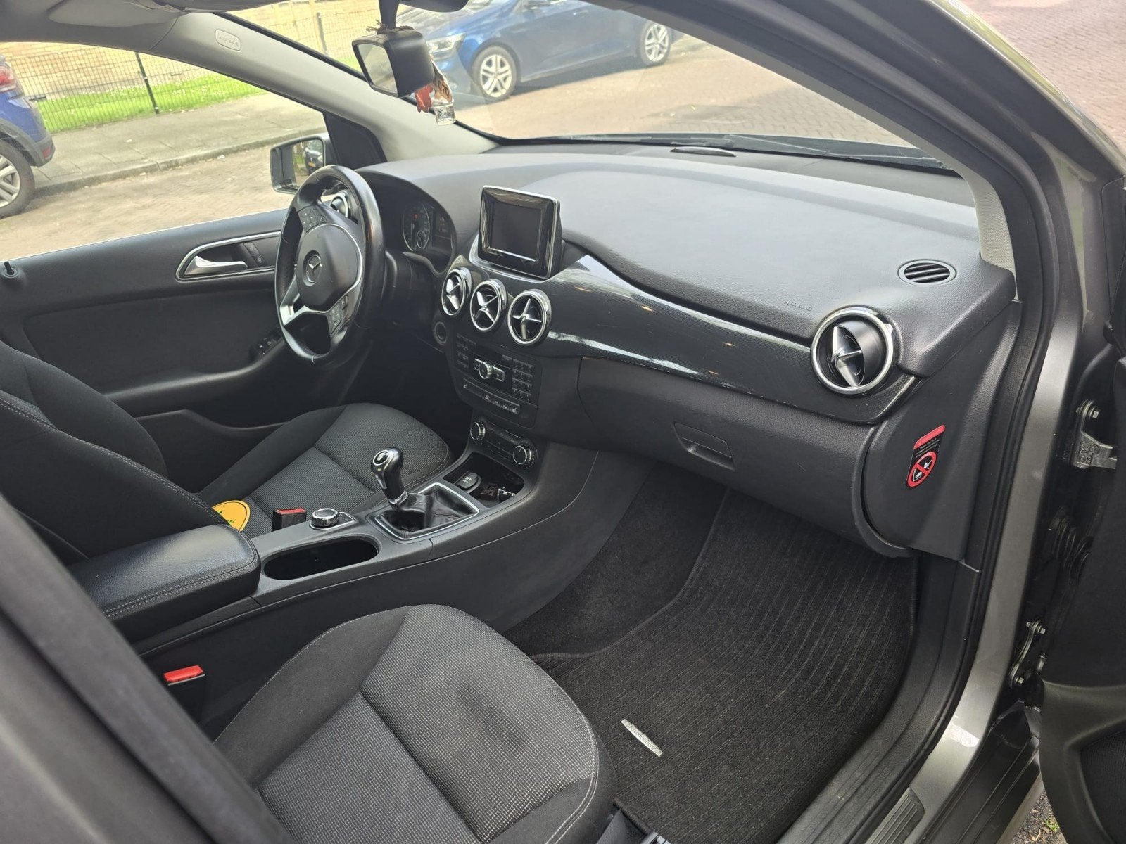 Mercedes-Benz B-Klasse 1.6 B180 5DRS Blue EFF 2012 Grijs, Auto's, Voorwielaandrijving, Stof, 4 cilinders, 122 pk