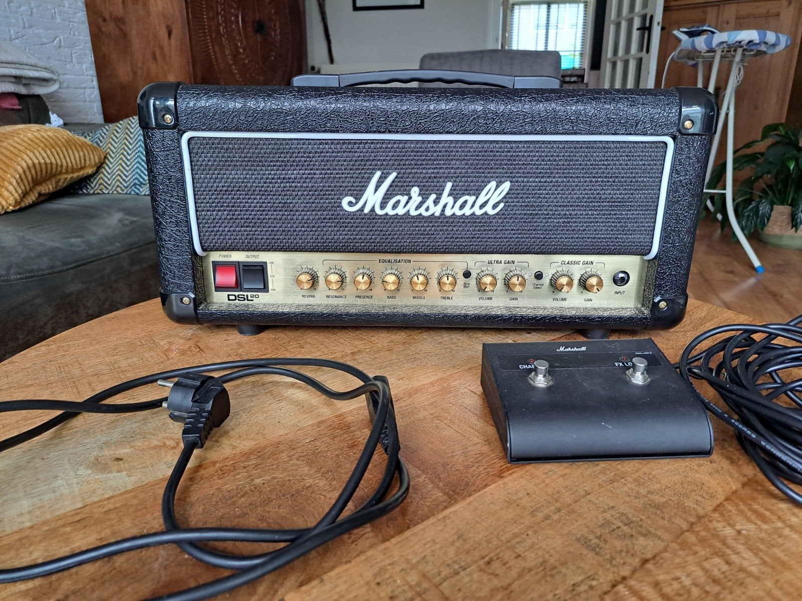 Marshall DSL20 Gitaarversterker Top met Footswitch, Muziek en Instrumenten, Ophalen, Zo goed als nieuw, Gitaar, Minder dan 50 watt